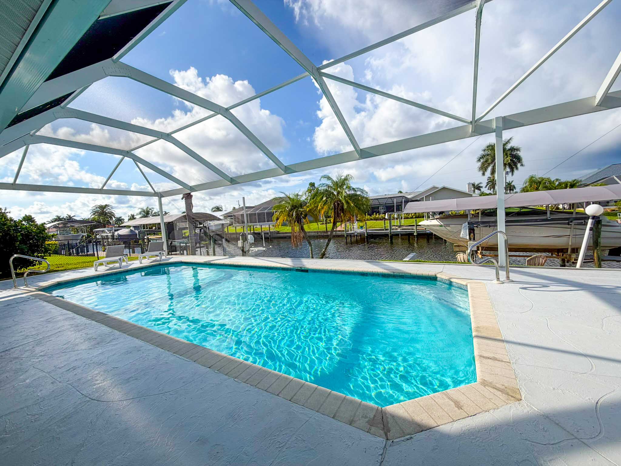 Villa Dolphin – Top Lage, Südausrichtung, Pool & Zugang zum Golf - Bild 2